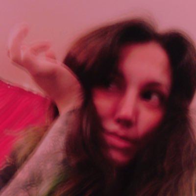 Кухонный божок домашнего розлива. Выросла на матерных частушках. 80% кота, 20% нытья