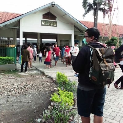 Sebenernya Pembuatan Akun Twitter Ini Merupakan Sebuah Paksaan Dari Temen Temen Gue. Kalo ada yang gak baik di maklumin aja ya. hehehe