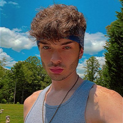 zanoviya's profile picture. 