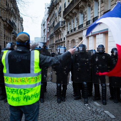 Etre humain le jour et #GiletJaunes le samedi ! Citoyen pour la justice, la dignité et la liberté ! Radicalisé selon BFMmerde ⛔ Anti LREM et anti Fachos ⛔