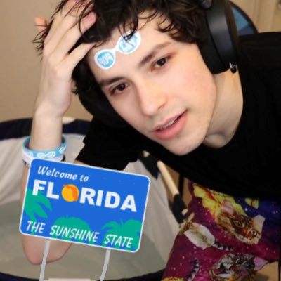 moonnly_'s profile picture. #dream: caught in 4k? shut up.