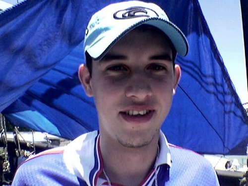 Eu sou Eu e minhas circunstâncias. Uma farsa, me faço e refaço. Encontrando um rumo.. ou não né!? rsrsrs. Interesses: Política, Futebol e Cultura. ;D