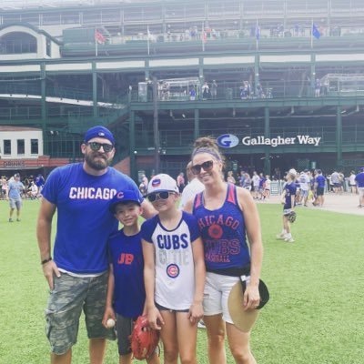 Dad, coach, sports jeopardy all star         Instagram: FillFam23