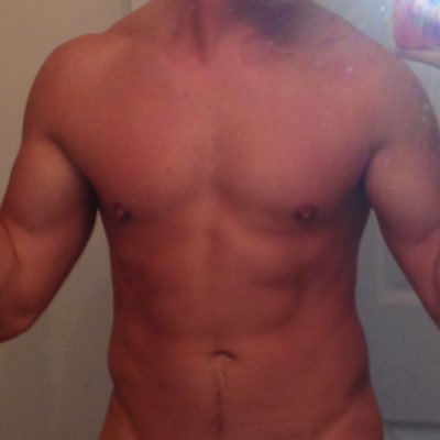 ALT account 😈😈😈 DM is open, open to Snapchat. Post my content and things I like too.