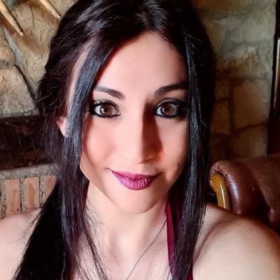 Dra en Química Aplicada.
Explorando ideas, construyendo conexiones y aprendiendo cada día. Amante de la música rock y heavy.
ICP-CSIC.
