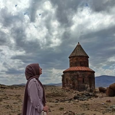 MEB / Arapça Öğretmeni
İnsansı değil insan...
