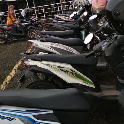 Wahyu1364321829's profile picture. Pendiam.