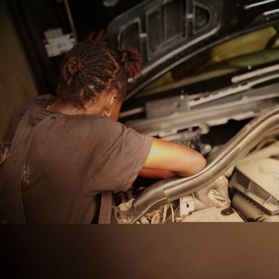 female automobile engineer
@LadyBenz auto mechanic
Specialized in Japanese and Mercedes Benz cars
DM for business
