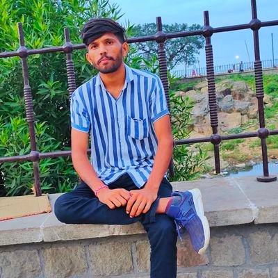 KishanAayar's profile picture. Jay murlidhar🖤
Jay maa mogal❣️
Lawyer