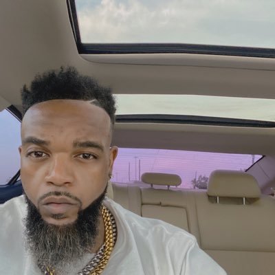 ImFromBellwood's profile picture. Toyce Story From Chicago...Bellwood, Usa PROUD DAD Talked about Bobby and Trish Son Mike Sleever -159 Holding on to the 90s Bulls