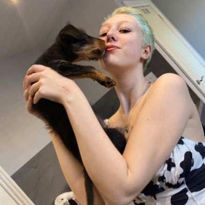 ZoeSwanson18's profile picture. smoke weed ery day