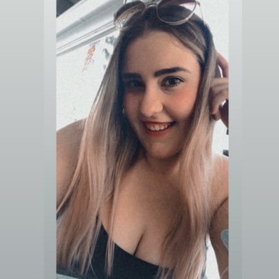 Vuela tan alto que tu brillo se confunda con el de las estrellas💫🦋 IG: @anaadelrio