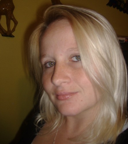 Hi all my name is Sara..i live in Roanoke,Va...so exciting...lol. Mother of 2 great kiddos. Have a wonderful hubby also. Living life simple!!:)