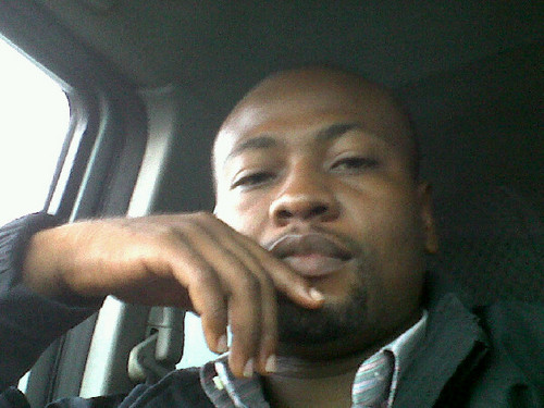 am a smart guy dat luv meetin people tru social network,i believe tru communication we can change d world.are u wit me come on dis a gateway 2 success,#stocks