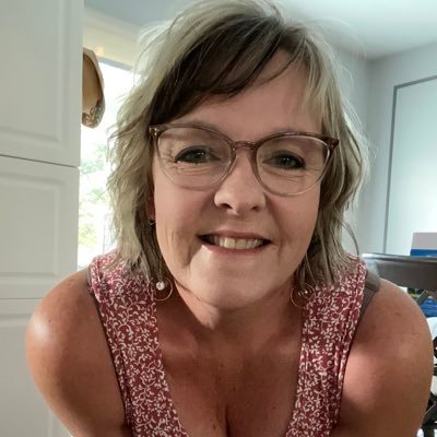 DarAuger's profile picture. Just when I think I've found myself, I discover I've moved on.