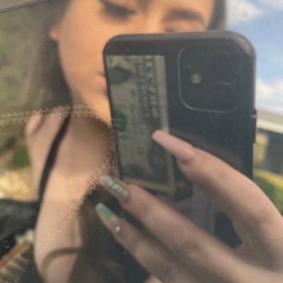 _xxsofia's profile picture. ॐ Capricorn ☉ Cancer ☽ Leo ↑ 1111,246,474,555|🪐 Omertá