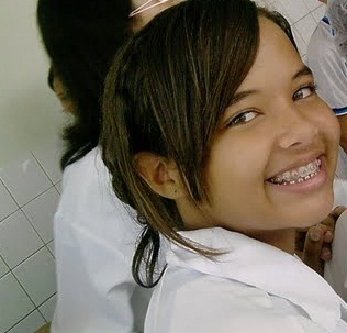 Aquaariana,caabulosa,imperfeita,amiga,estudante,carinhosa,alagoana,leal,ousada,fresca,curiosa,chaata,sensivel,indecisa,aleegre... viveendoo e aprendendo néeh?!