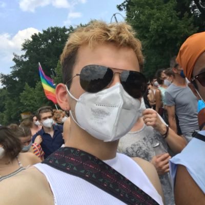 seitanist | plant based unless anyone guilt trips me into trying their food | he/him/his ♥️♥️TUBerlin and chocolate ♥️♥️