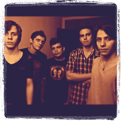 Diffusão é uma banda de rock de fortaleza, que ao longo dos seus 5 anos de historia vem conquistando cada vez mais espaço na cena local!