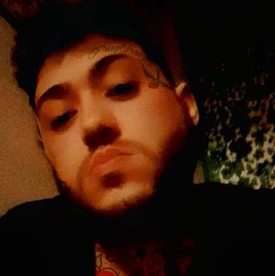 Fifty fifty España Marruecos. Un seudo chaval aleatorio con piel de ébano.