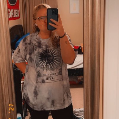 breemooree_'s profile picture. D 💜