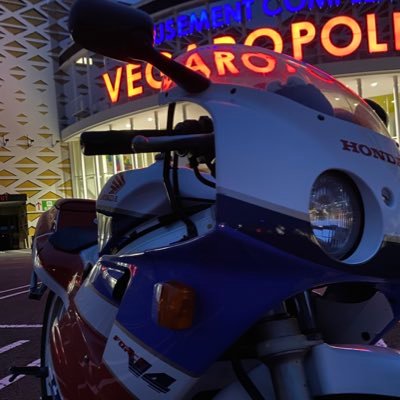 無言フォロー失礼します💦 ずっと欲しかったvfrをやっと納車できたバイクど素人です😇   知識など皆無ですので先輩ライダー様ぜひとも教えて頂きたいです🙇‍♀️