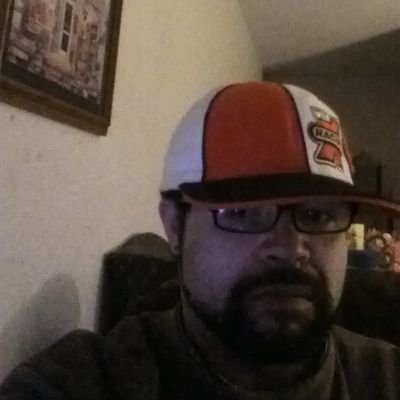 GlazyEyez40's profile picture. Home Body