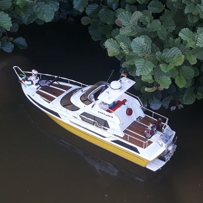 Schippern mit Freunden...
RC SCHIFFE & BOOTE
#hafenSchlepper  #tugspotting #Hafengeburtstag #Hamburg  #rcboote #Foto #tug #speedboot   #nordsee
#modelship