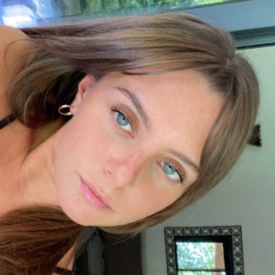 CharlotteBal1's profile picture. :)