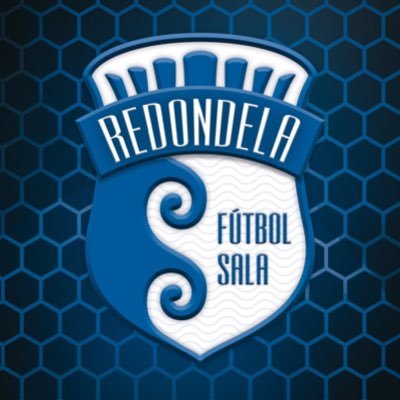 Equipo de fútbol sala de la histórica villa de Redondela. Ahora compitiendo en Preferente Gallega (con los pies en el suelo). Preocupados por la base.