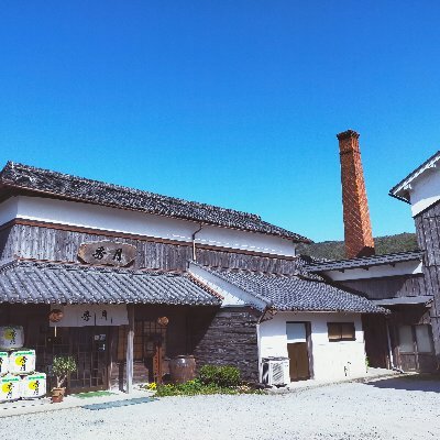 丹波篠山でお酒を造り続けて100余年。
狩場一酒造が醸す日本酒「秀月」は、日々の疲れを癒す心にしみゆくお酒です。
武庫川の最上流の伏流水で、飲みやすく飲み飽きないお酒を造っています。