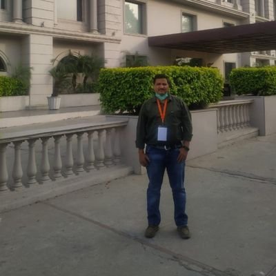 yschiku's profile picture. 