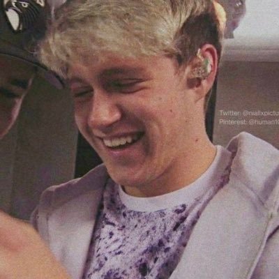 ♌︎ she/her ; yellow (n.) Niall Horan ; I've still got so much love hidden beneath this skin.