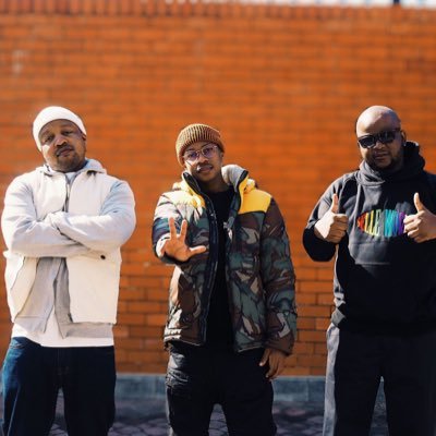 South African Hip Hop Podcast based on rap conversations. Hosted by @fratpacker @Ke_Kitso and @Big_Warra
Advertising Enq: thesoberingpodcat@gmail.com