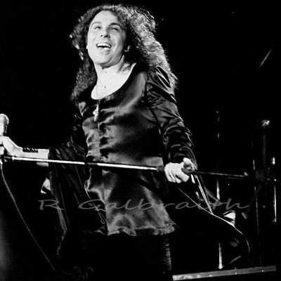 My names Chrissie  I am a fan of Heavy Metal ,and a huge fan of the late Ronnie James Dio .Long live his legacy \m/