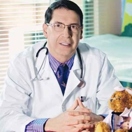 Médico Pediatra Neonatólogo
Ex-Presidente Sociedad Colombiana de Pediatria