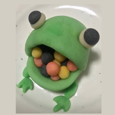 2020年9月29日句作始め🐸いつき組生き物同好会🐳月の2020年組🌜いつき組紐育支部🗽チーム時差なし😎チームウォンバット「この星の枝垂桜を引く力」🌸「ウォンバットの巣穴張り込む夏休」🇦🇺「星条旗半旗向日葵三千本」🌻「土潤溽暑微動だにせぬ鰐の群」🐊生物学教授🐨保護犬フォスター🐶