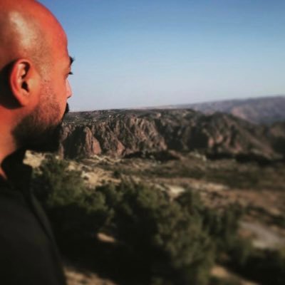 moathaqel1's profile picture. لا حر ان لم يكن بالحب مرتهنا.   🧠💉🩺