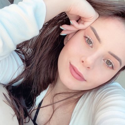 helenastreppel_'s profile picture. 