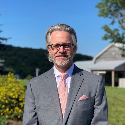 Accounting Prof., CPA, dog(s) lover, guitar novice, drums lover, husband to a beautiful woman, proud Dad to 2 empathetic citizens. ΣΧ. #FlyEaglesFly.