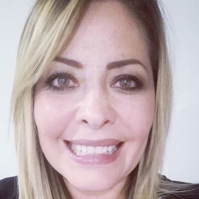 Amo a mi país. El servicio público y la labor social, mis dos grandes pasiones; integrante del colectivo de mujeres @50mas1edomex