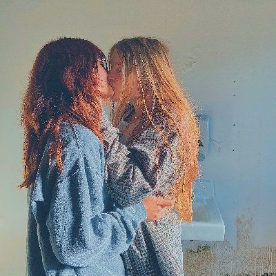 EmilyHaen's profile picture. 🔮 guardian angel
🌿 henna artist
🌞following my spiritual journey & embodying my higher being