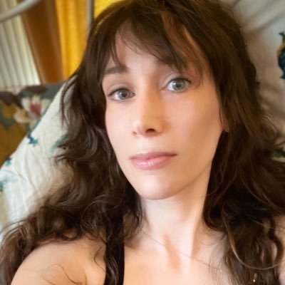 AmandahRosett's profile picture. author, musician (iTunes: Bells Bells Bells), cat enthusiast, secret goth. represented by Laura Langlie