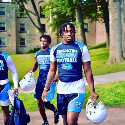 2024 | Football and basketball | 6’4 230 lbs |DE TE| Benedictine high school💙🤍 |