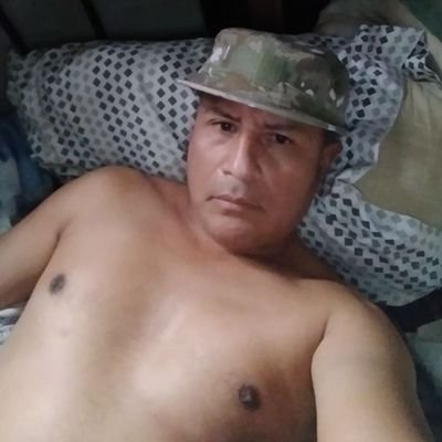 opera, ballet, Shakespeare, Kant, trekking, performer, autónomo, chuño, huevera de Jurel (caviar) y gerente de ventas cuando no me persigue serenazgo...