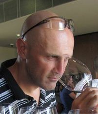 dmbassett's profile picture. Believer of #Animalrights #Environment Follower of #Rugby #Politics #Tech
Consumer of #beer #wines #finefood