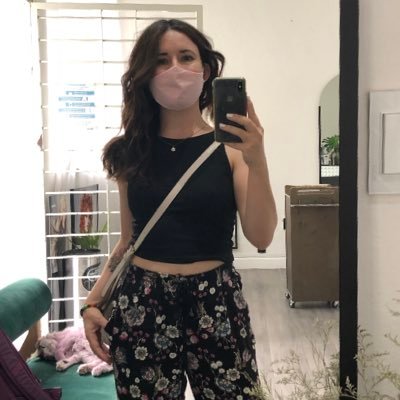 leda__lima's profile picture. Ok, but feed me first