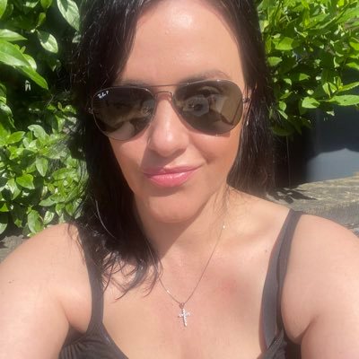 Just lurve chatting bubbles & being a lot nosey 🤗 Big foodie & LFC fan. Let the tummy giggles commence 😋