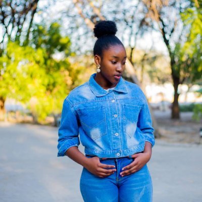 Iamester5's profile picture. June babe
#live life to the fullest
instagram @ its._.essyy_