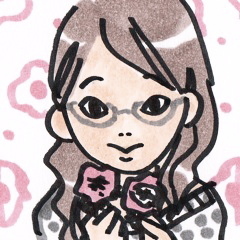 デザイナー。イラストレーター、ニット小物もやっています。8月7日より別府高架下のCUE CAFE＋さんにて｢八月のクラゲ」展開催いたします。遊びに来てください～(似顔絵は豊島ミホ画伯によるものです）